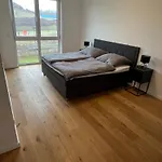 Luxus Neubauwohnung Mit Blick Auf Den Phoenix-see Apartman *