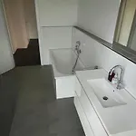 Luxus Neubauwohnung Mit Blick Auf Den Phoenix-see Apartman