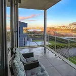 Luxus Neubauwohnung Mit Blick Auf Den Phoenix-see