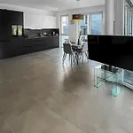 Luxus Neubauwohnung Mit Blick Auf Den Phoenix-see Apartman *